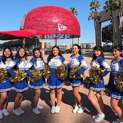Cheerleaders in a line